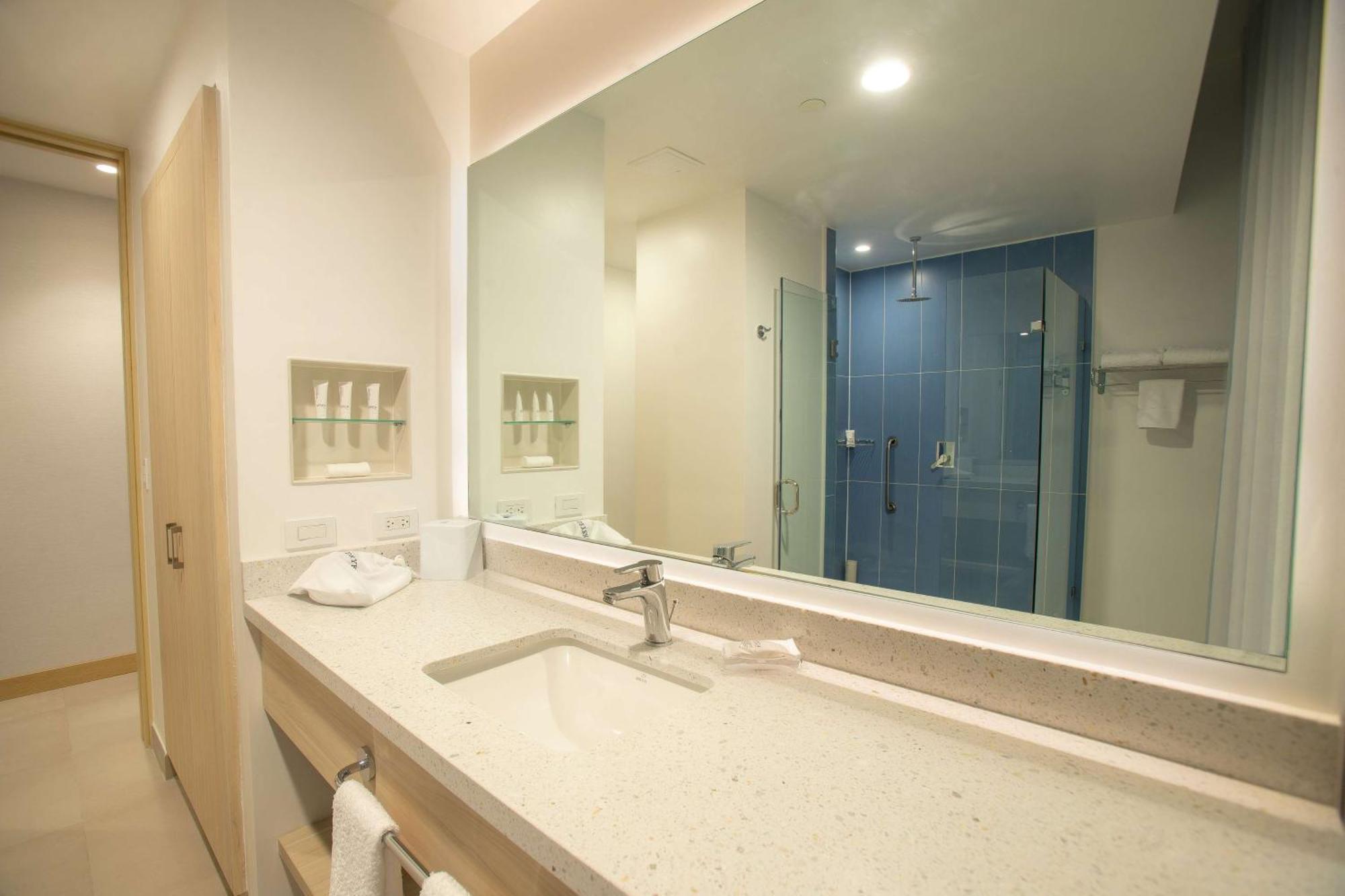 فندق Hampton By Hilton Quito La Carolina Park المظهر الخارجي الصورة
